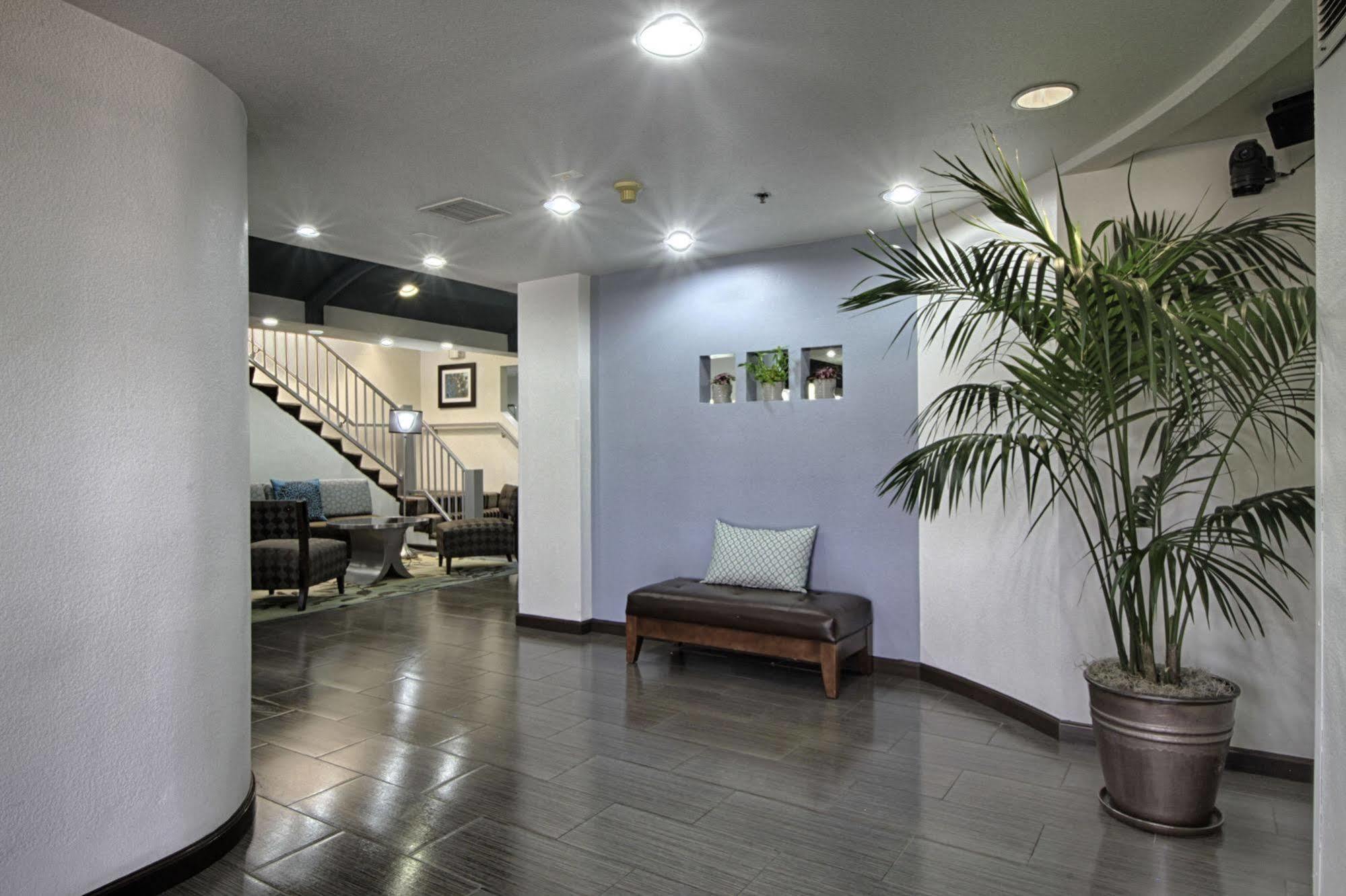 Holiday Inn Express Hotel & Suites Solana Beach-Del Mar By Ihg Exterior foto